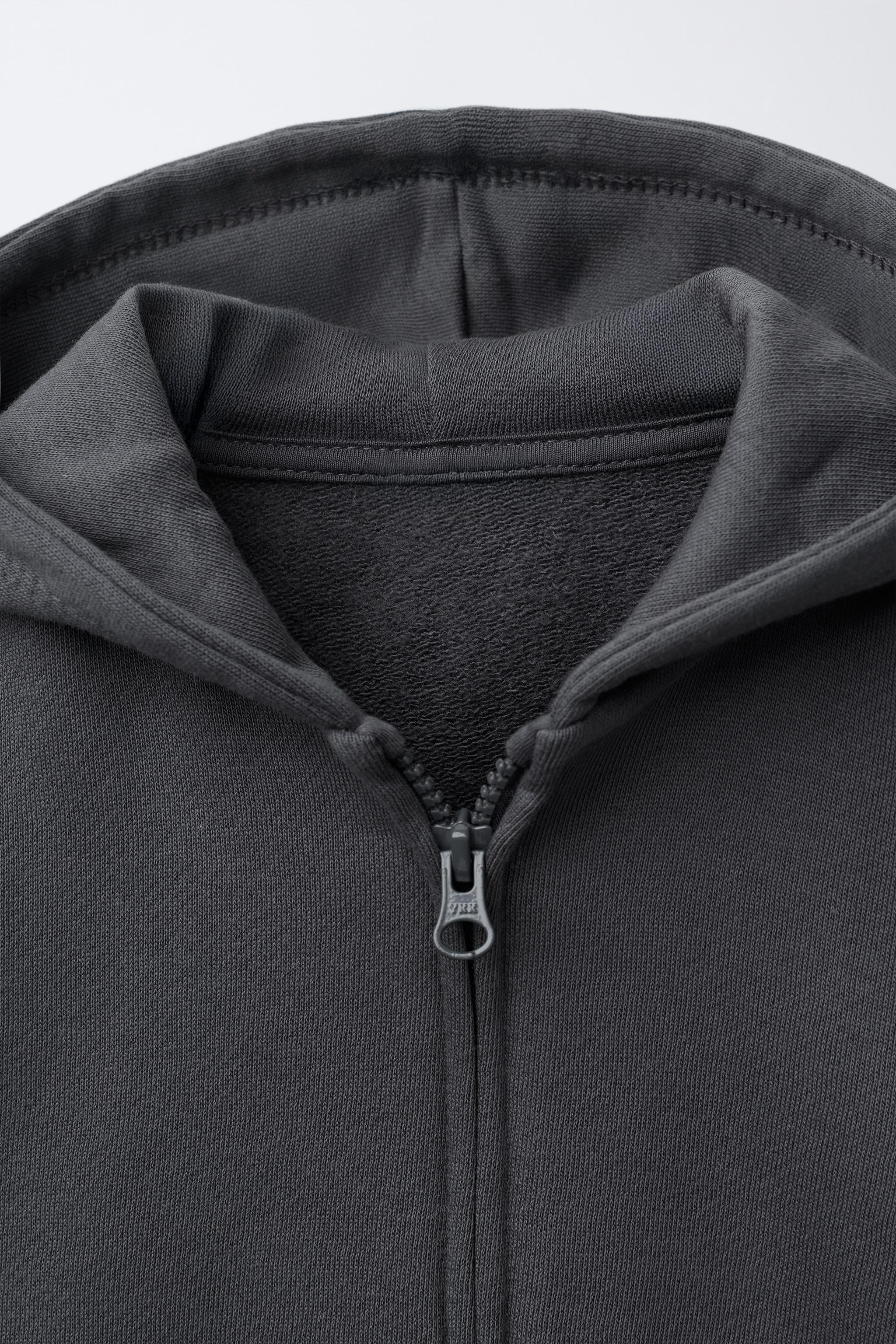 ZIP-UP HOODED SWEATSHIRT